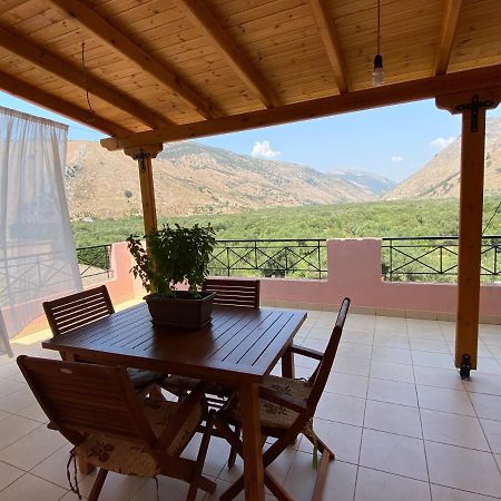 Gkiko'S Guest House Qëparo Exteriér fotografie
