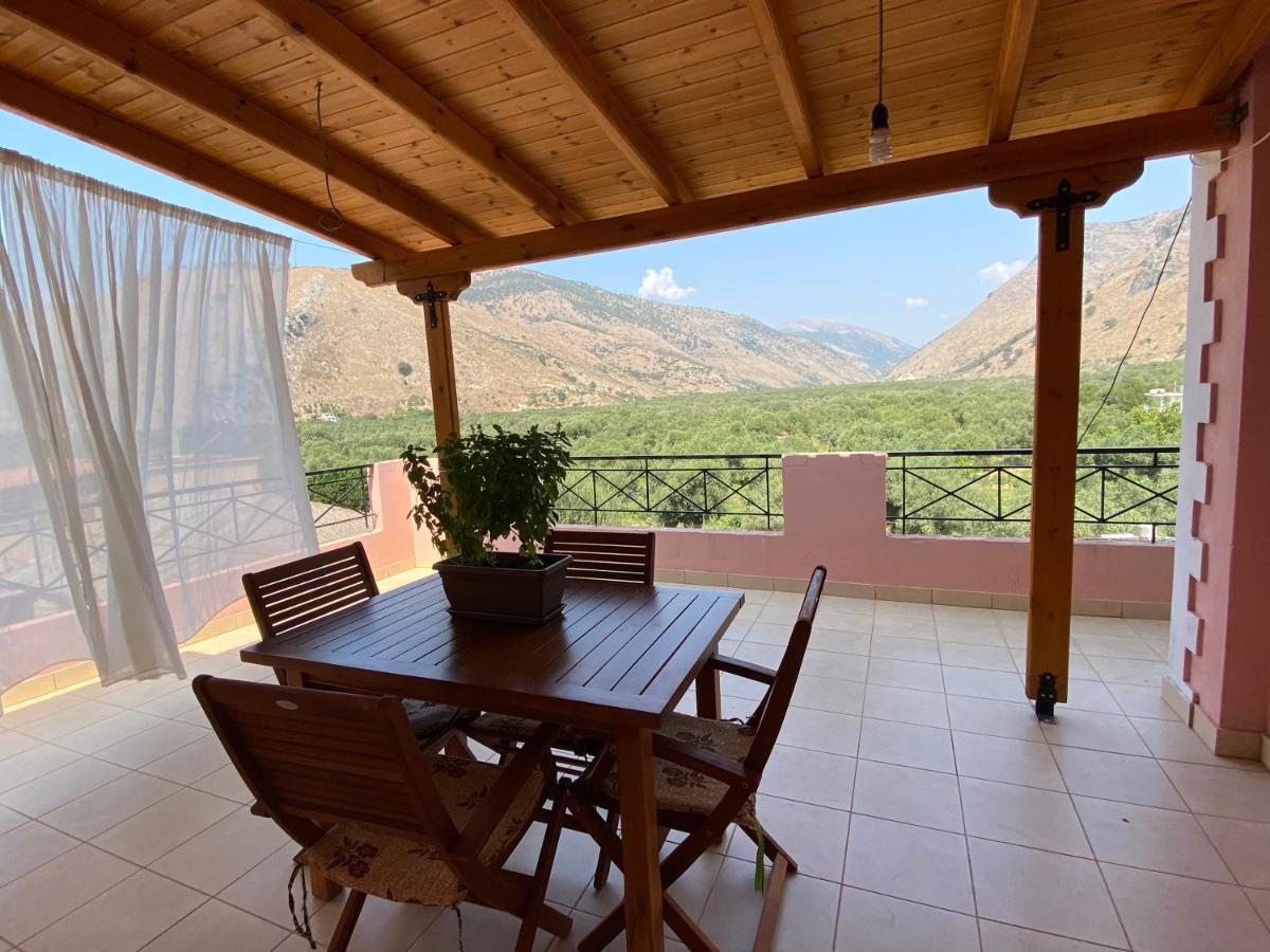 Gkiko'S Guest House Qëparo Exteriér fotografie